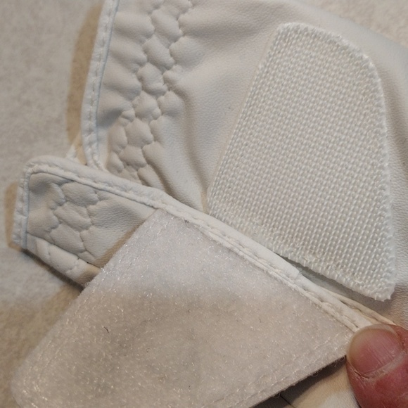 Callaway weather Spann golf glove. - Picture 4 of 6